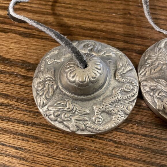 Vintage Bronze Tibetan Buddhist Bells Cymbals Healing Meditation Beautiful Tones - Picture 3 of 4